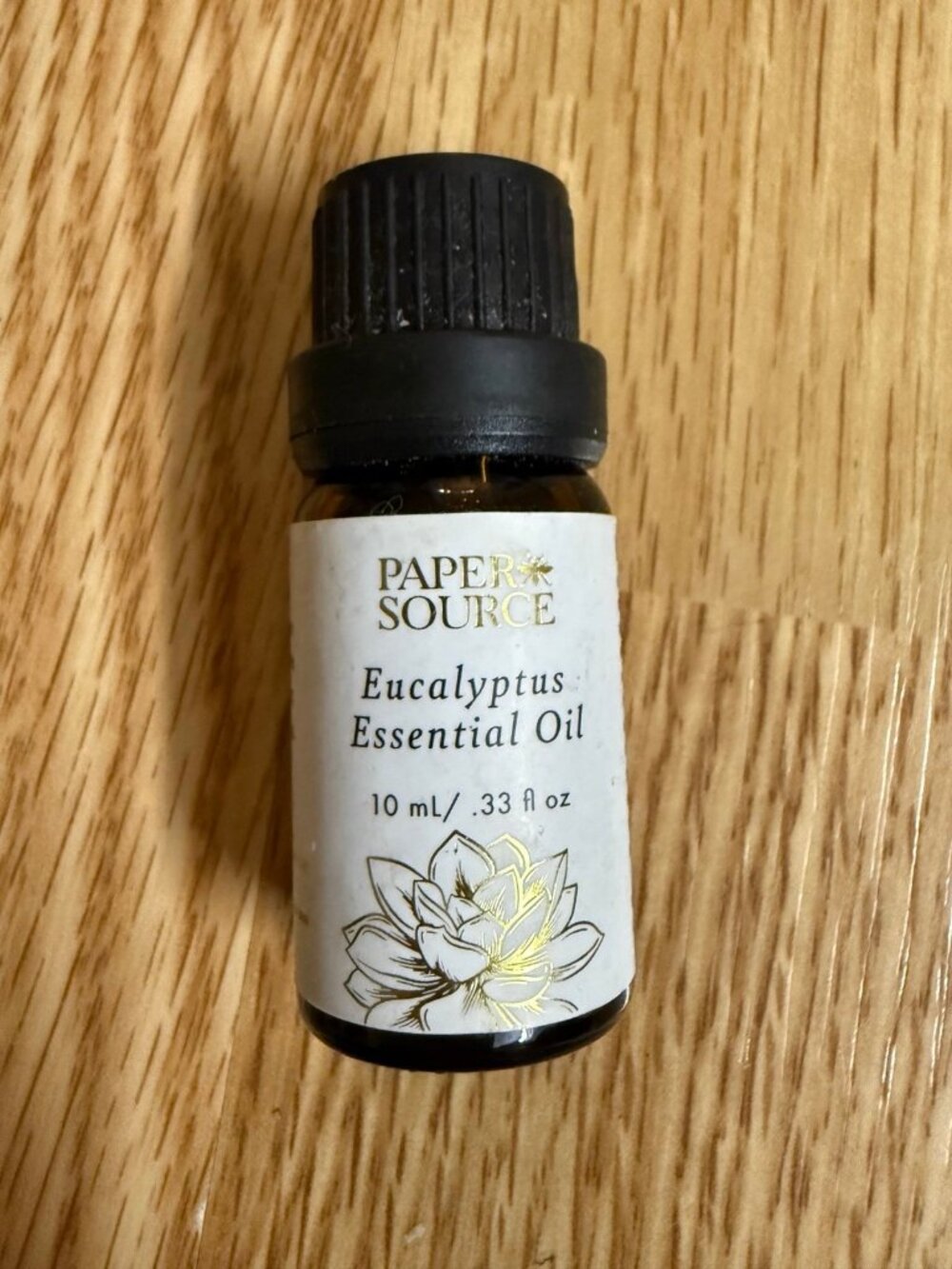 PAPER* SOURCEEucalyptusEssential Oil 0.33oz  new